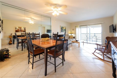 Condominio en venta en Pembroke Pines, Florida, 2 dormitorios, 97.73 m2 № 1050382 - foto 2