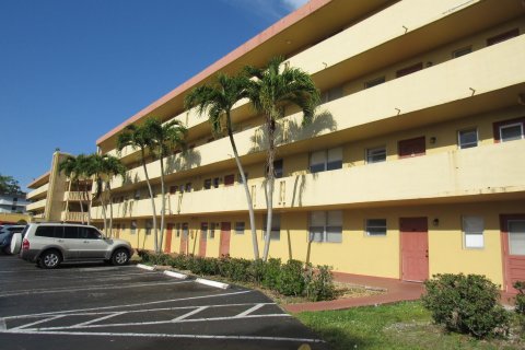 Copropriété à vendre à Miami, Floride: 2 chambres, 139.45 m2 № 1077058 - photo 20