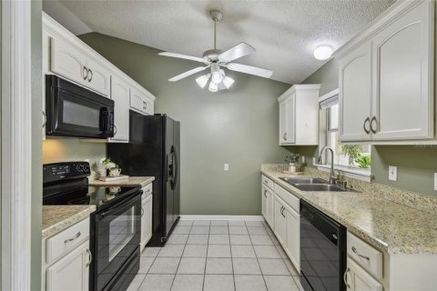 House in Apopka, Florida 3 bedrooms, 125.51 sq.m. № 1371045 - photo 5