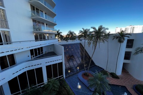 Copropriété à vendre à Aventura, Floride: 3 chambres, 148.64 m2 № 1234626 - photo 29