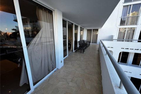 Copropriété à vendre à Aventura, Floride: 3 chambres, 148.64 m2 № 1234626 - photo 25