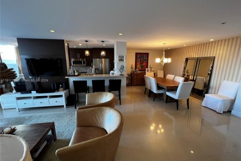 Condo in Aventura, Florida, 3 bedrooms  № 1234626 - photo 10