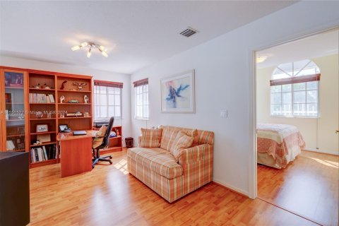 Villa ou maison à vendre à Doral, Floride: 3 chambres, 241.17 m2 № 1070025 - photo 19