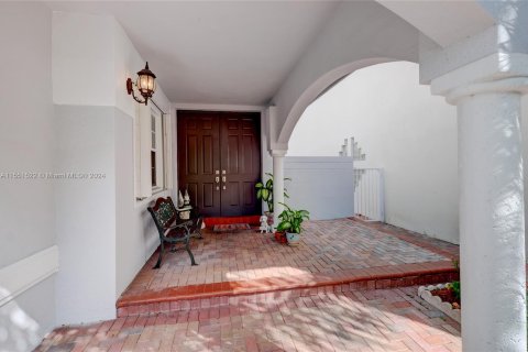 Casa en venta en Doral, Florida, 3 dormitorios, 241.17 m2 № 1070025 - foto 2