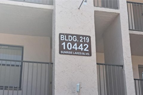 Condominio en venta en Sunrise, Florida, 2 dormitorios, 73.39 m2 № 1070022 - foto 1