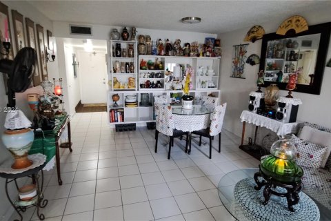 Купить кондоминиум в Санрайз, Флорида 2 спальни, 73.39м2, № 1070022 - фото 7