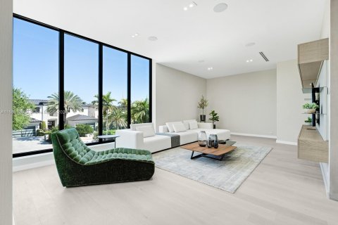 Villa ou maison à vendre à Hallandale Beach, Floride: 6 chambres, 888.15 m2 № 1070024 - photo 22
