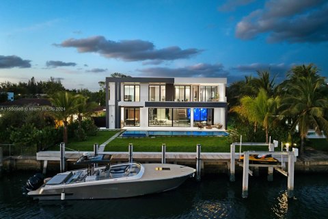 Villa ou maison à vendre à Hallandale Beach, Floride: 6 chambres, 888.15 m2 № 1070024 - photo 3