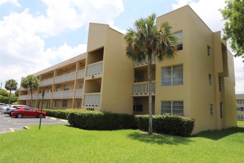 Condominio en venta en Tamarac, Florida, 1 dormitorio, 61.32 m2 № 1208136 - foto 17