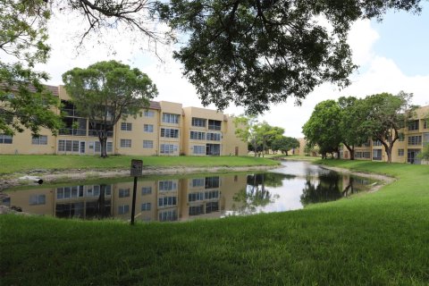 Condominio en venta en Tamarac, Florida, 1 dormitorio, 61.32 m2 № 1208136 - foto 15