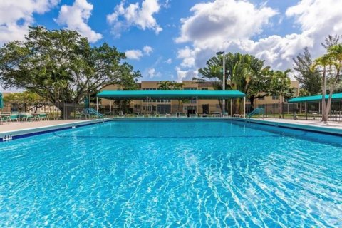 Condominio en venta en Tamarac, Florida, 1 dormitorio, 61.32 m2 № 1208136 - foto 3