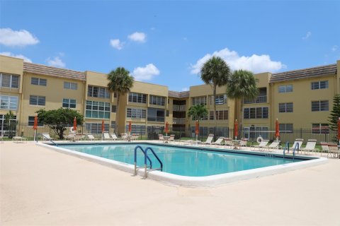 Condominio en venta en Tamarac, Florida, 1 dormitorio, 61.32 m2 № 1208136 - foto 7