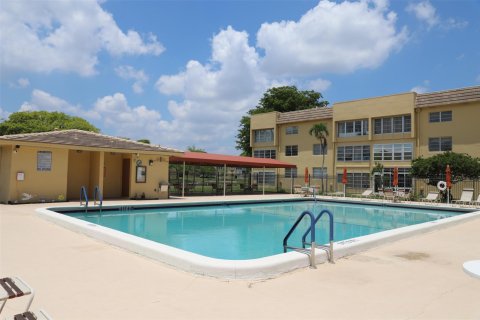 Condominio en venta en Tamarac, Florida, 1 dormitorio, 61.32 m2 № 1208136 - foto 8