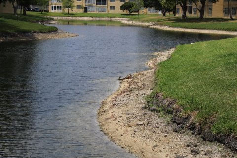 Condo in Tamarac, Florida, 1 bedroom  № 1208136 - photo 13