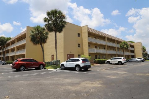 Condominio en venta en Tamarac, Florida, 1 dormitorio, 61.32 m2 № 1208136 - foto 19