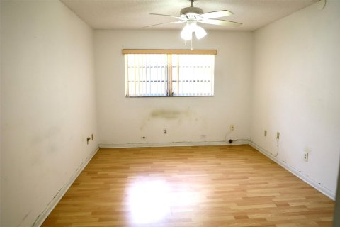 Condo in Tamarac, Florida, 1 bedroom  № 1208136 - photo 26