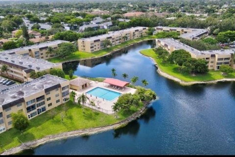 Condominio en venta en Tamarac, Florida, 1 dormitorio, 61.32 m2 № 1208136 - foto 6