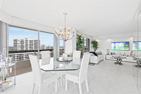 Condominio en venta en Aventura, Florida, 3 dormitorios, 157.38 m2 № 1410753 - foto 9