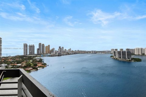 Condominio en venta en Aventura, Florida, 3 dormitorios, 157.38 m2 № 1410753 - foto 8