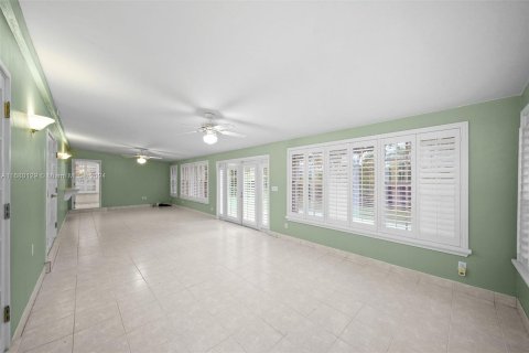 Casa en venta en Miami, Florida, 3 dormitorios, 429.95 m2 № 1410705 - foto 6