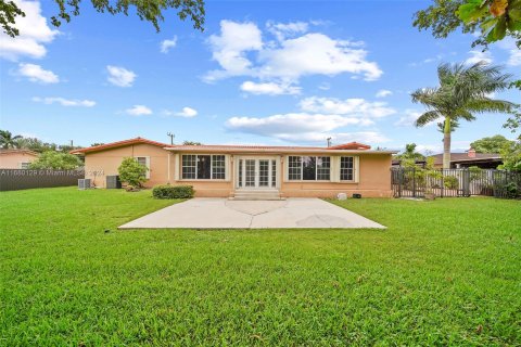 Casa en venta en Miami, Florida, 3 dormitorios, 429.95 m2 № 1410705 - foto 17