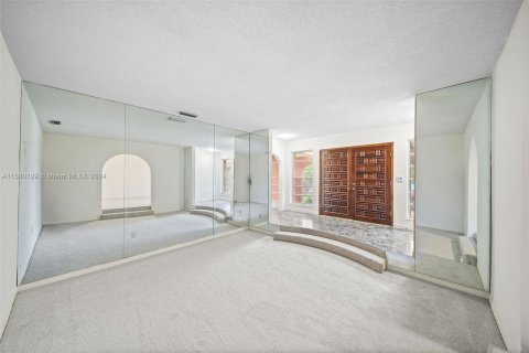 Casa en venta en Miami, Florida, 3 dormitorios, 429.95 m2 № 1410705 - foto 7