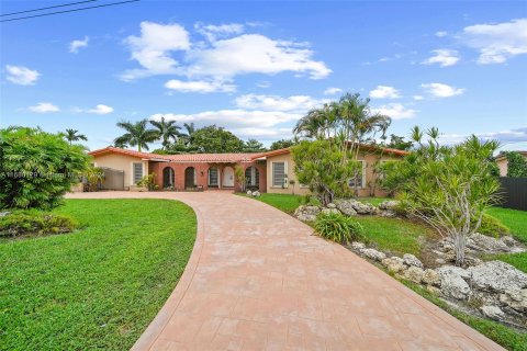 Casa en venta en Miami, Florida, 3 dormitorios, 429.95 m2 № 1410705 - foto 20