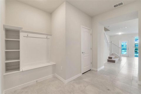 Touwnhouse à vendre à Davenport, Floride: 5 chambres, 212.1 m2 № 1028236 - photo 2