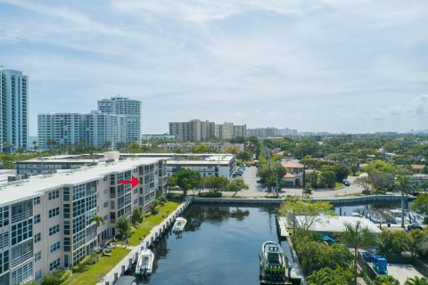 Condo in Pompano Beach, Florida, 2 bedrooms  № 1040504 - photo 10