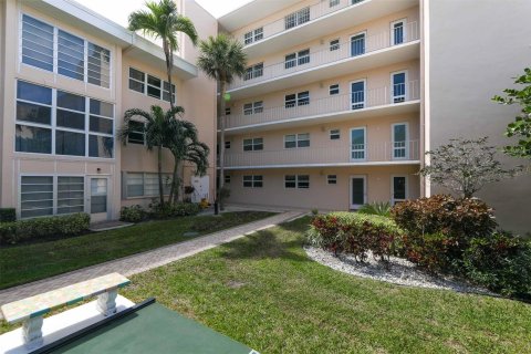 Copropriété à vendre à Pompano Beach, Floride: 2 chambres, 79.9 m2 № 1040504 - photo 9