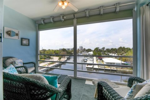 Copropriété à vendre à Pompano Beach, Floride: 2 chambres, 79.9 m2 № 1040504 - photo 2