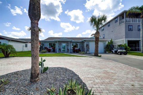 Casa en venta en Hudson, Florida, 2 dormitorios, 120.77 m2 № 1263780 - foto 1