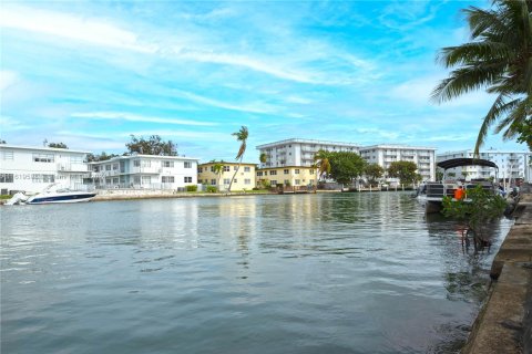 Condominio en venta en Miami Beach, Florida, 3 dormitorios, 103.12 m2 № 1240618 - foto 22