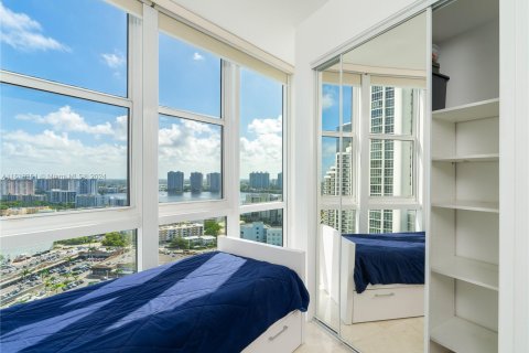 Condo in Sunny Isles Beach, Florida, 2 bedrooms  № 1240615 - photo 24