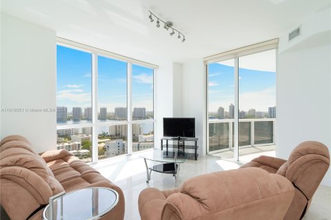 Condominio en venta en Sunny Isles Beach, Florida, 2 dormitorios, 119.75 m2 № 1240615 - foto 7