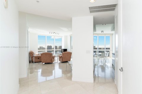 Condo in Sunny Isles Beach, Florida, 2 bedrooms  № 1240615 - photo 16