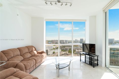 Condo in Sunny Isles Beach, Florida, 2 bedrooms  № 1240615 - photo 8