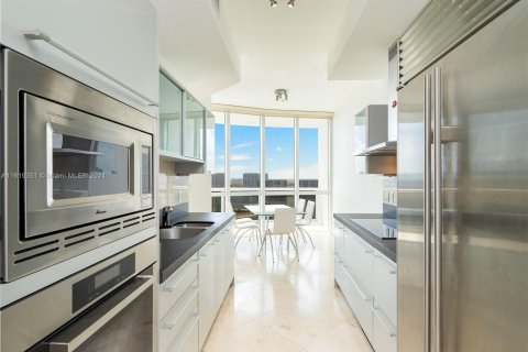 Condominio en venta en Sunny Isles Beach, Florida, 2 dormitorios, 119.75 m2 № 1240615 - foto 14