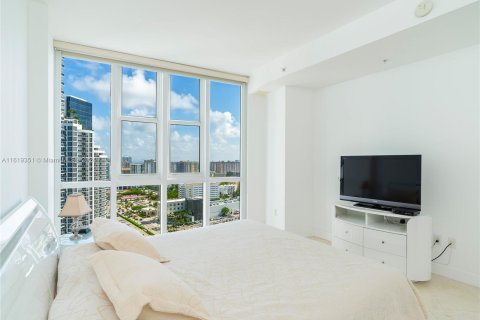 Condo in Sunny Isles Beach, Florida, 2 bedrooms  № 1240615 - photo 19