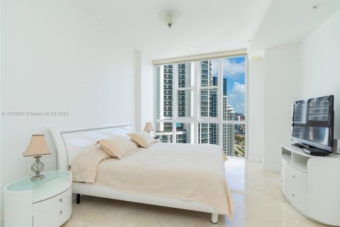 Condominio en venta en Sunny Isles Beach, Florida, 2 dormitorios, 119.75 m2 № 1240615 - foto 18