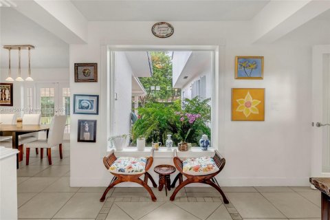 Casa en venta en Miami, Florida, 5 dormitorios, 242.75 m2 № 1399833 - foto 17