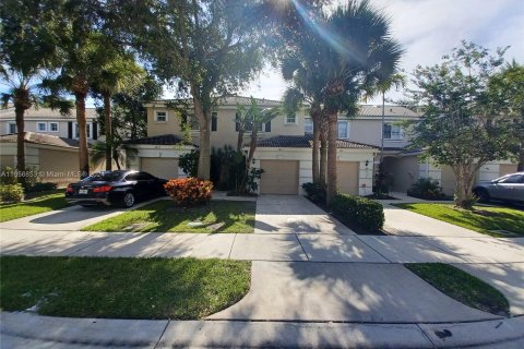 Townhouse in West Palm Beach, Florida 3 bedrooms, 132.57 sq.m. № 1357091 - photo 1