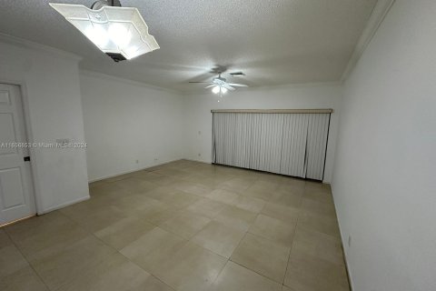 Townhouse in West Palm Beach, Florida 3 bedrooms, 132.57 sq.m. № 1357091 - photo 12