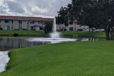 Condo in Coral Springs, Florida, 2 bedrooms  № 1357041 - photo 20