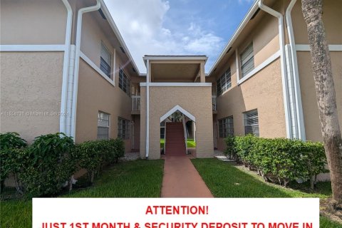 Condo in Coral Springs, Florida, 2 bedrooms  № 1357041 - photo 1