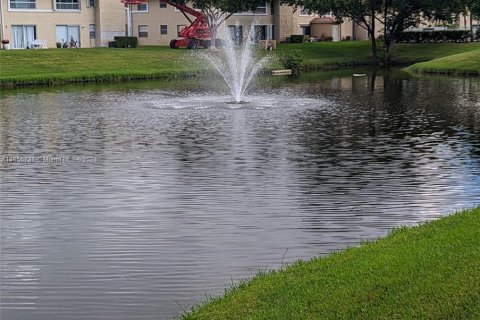 Condominio en alquiler en Coral Springs, Florida, 2 dormitorios, 71.35 m2 № 1357041 - foto 19