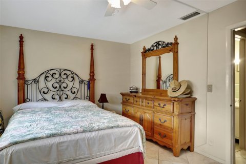 Condo in Lauderdale-by-the-Sea, Florida, 1 bedroom  № 1061355 - photo 18