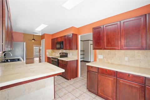 Casa en venta en Orlando, Florida, 3 dormitorios, 179.39 m2 № 1426548 - foto 12