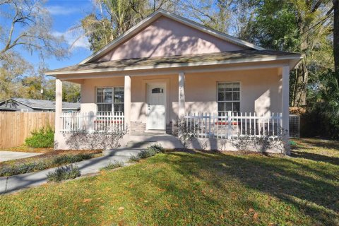 House in Tampa, Florida 3 bedrooms, 102.38 sq.m. № 1379204 - photo 4