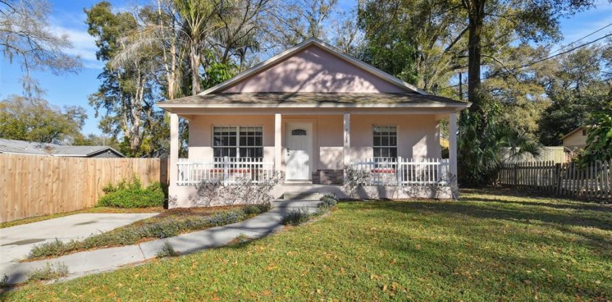 House in Tampa, Florida 3 bedrooms, 102.38 sq.m. № 1379204